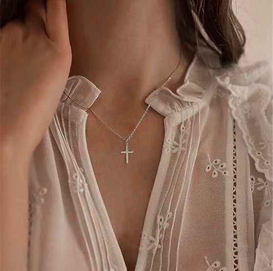 Minimalist cross pendant necklace